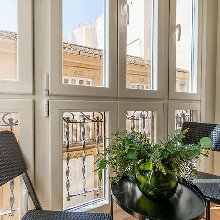 Bright Two-Bedroom Apartment In The Historic Center Málaga Eksteriør bilde