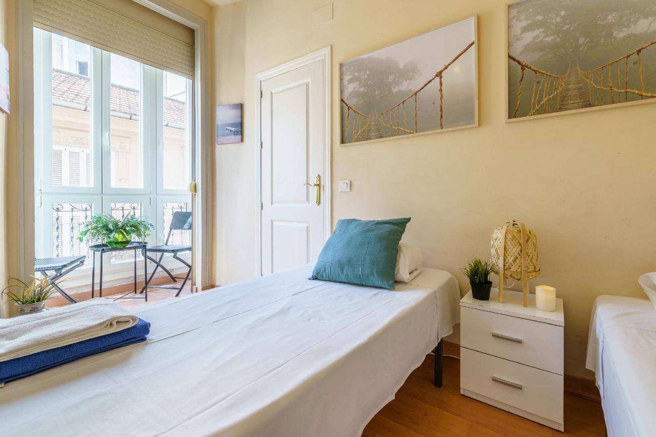 Bright Two-Bedroom Apartment In The Historic Center Málaga Eksteriør bilde